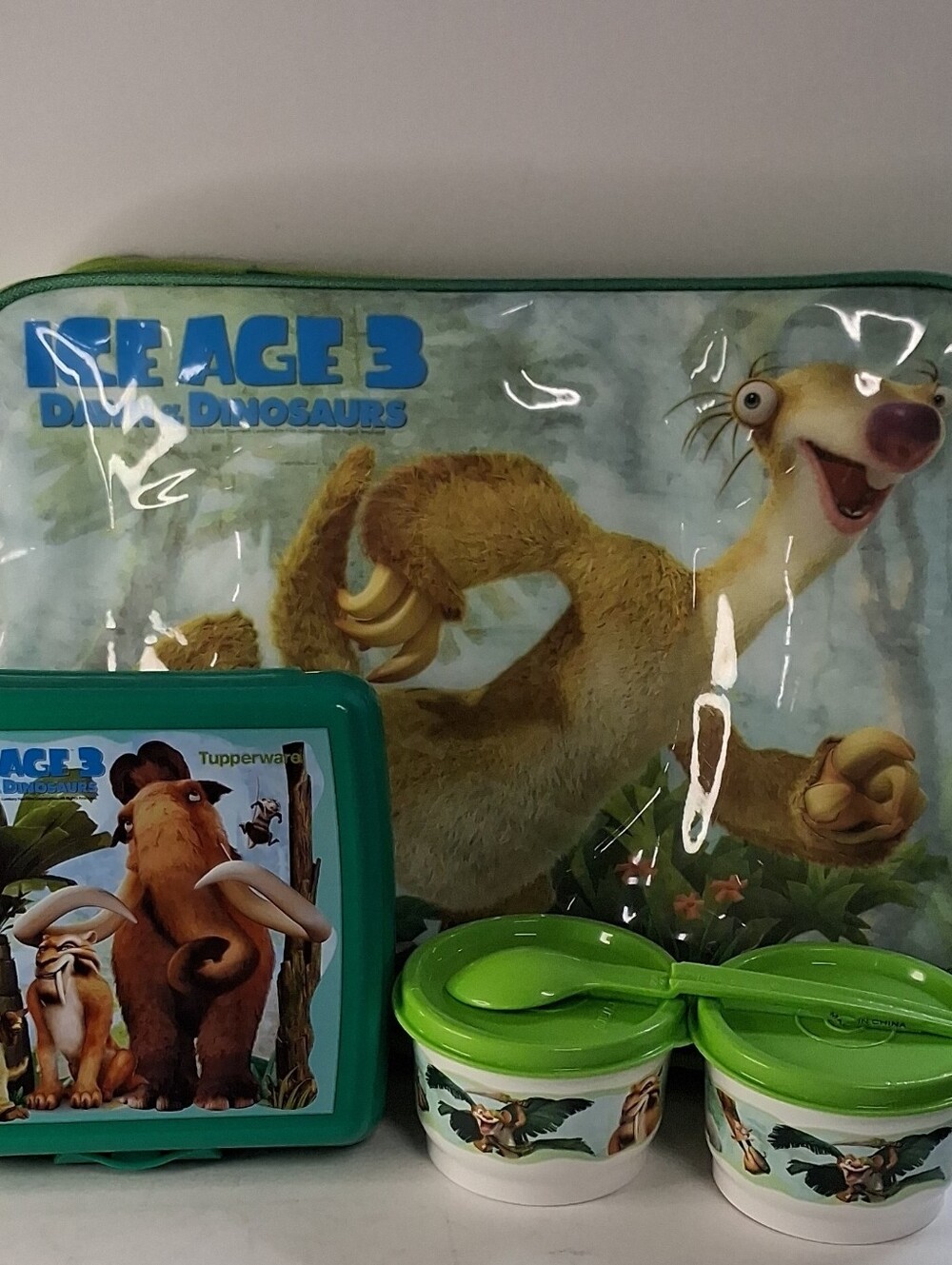 Tupperware Ice Age 3 Kids Lunch Set with Green Accents